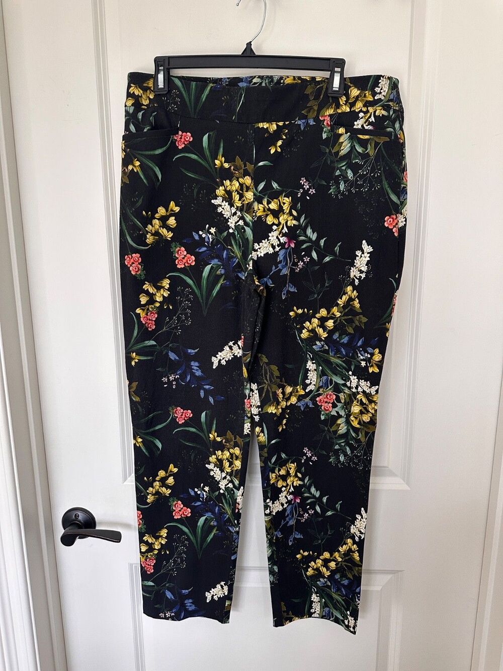 Chico's Black Floral Ankle Pants Chico’s 2 (Large / US 12)